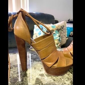Steve Madden 6inch heels leather Size 7 !